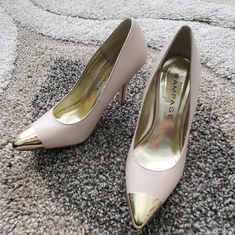 Rampage blush heels with gold toe